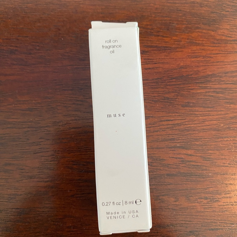 Riddle Oil Roll-On Fragrance with Black Cap - Picture 5 of 9